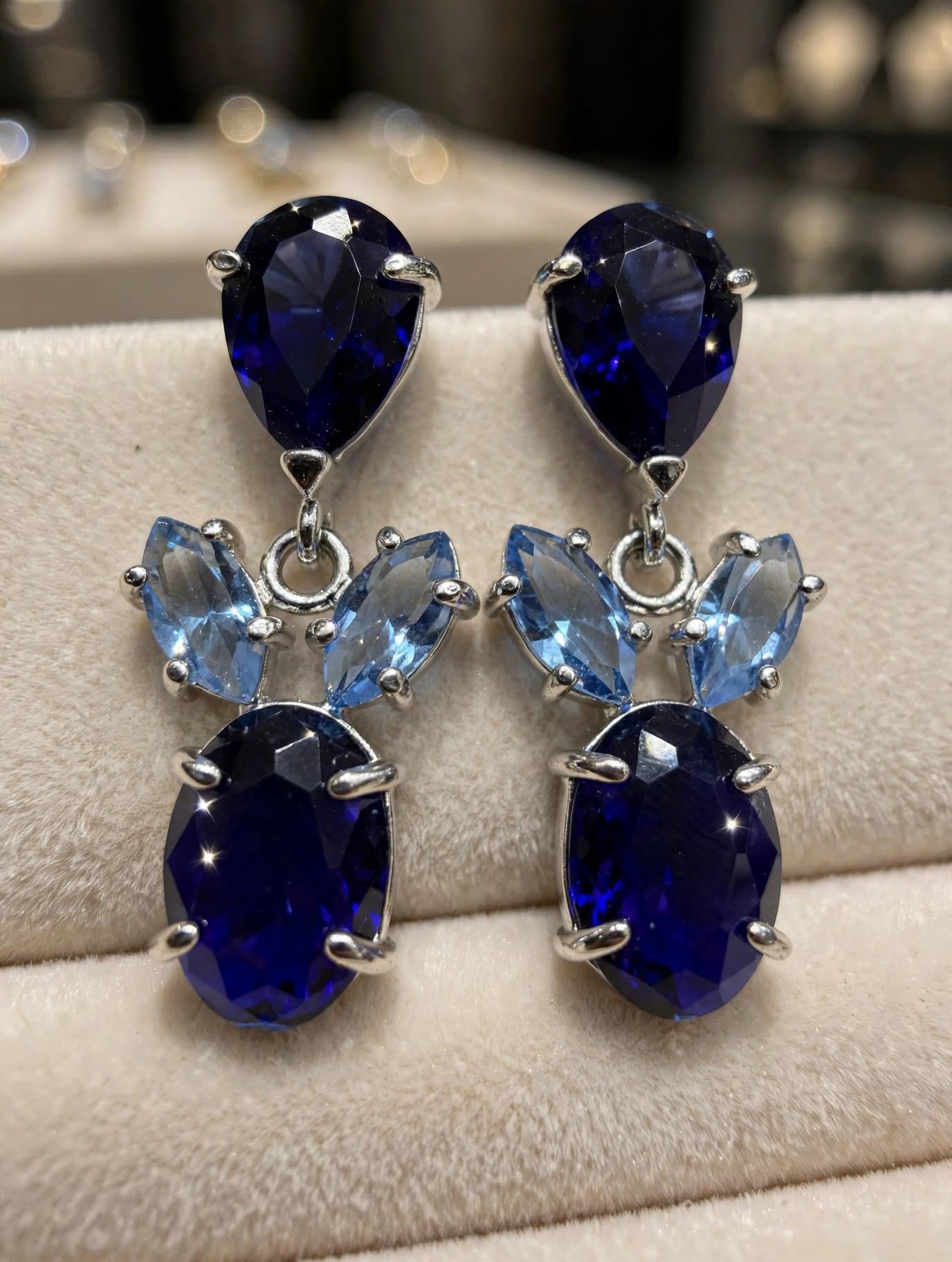 Brincos Pendente Cascata Cristal Safira Azul Royal Banho Ródio Rommanel