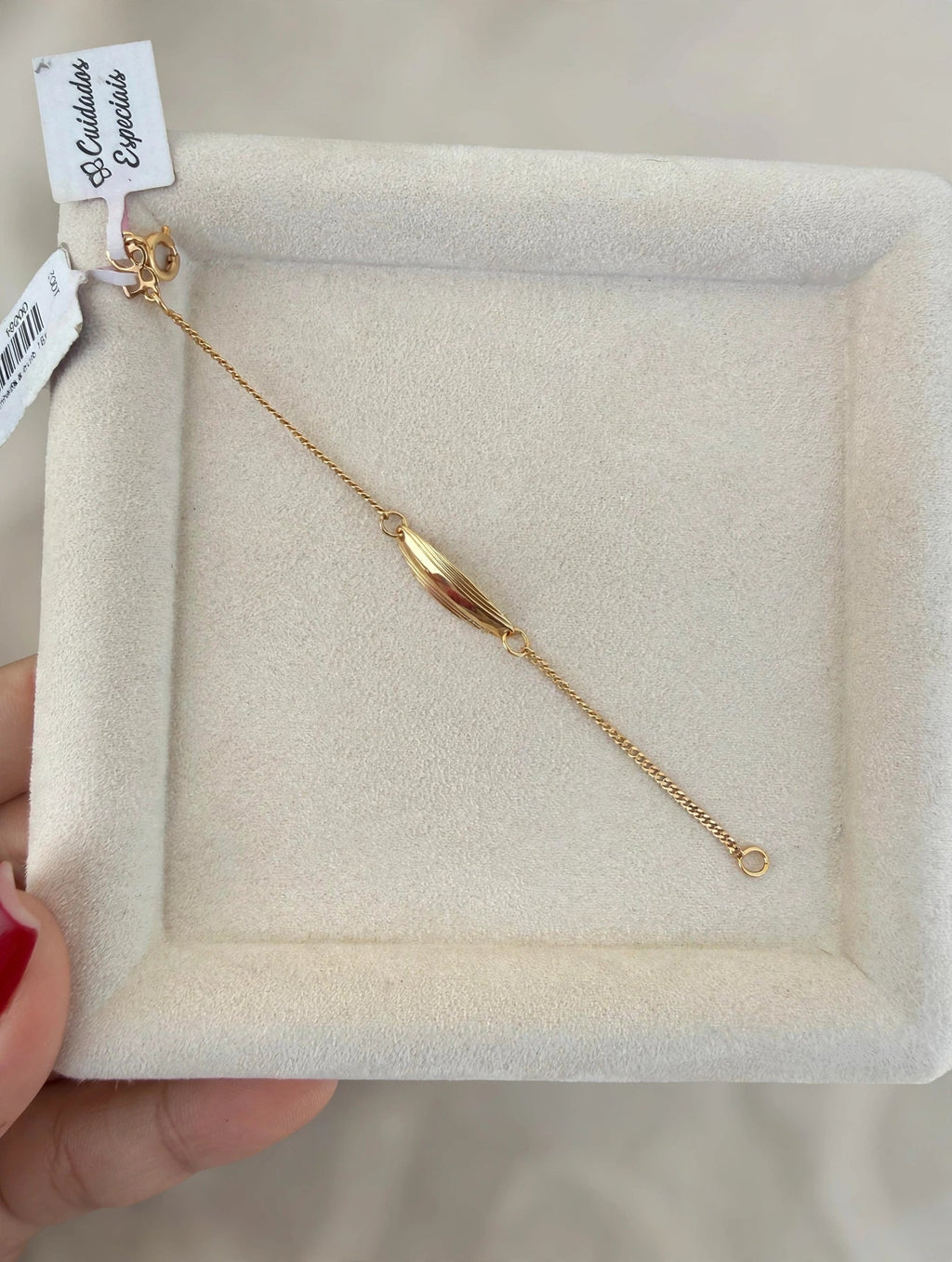 Pulseira Infantil Rommanel Plaquinha - na caixa bege com etiqueta