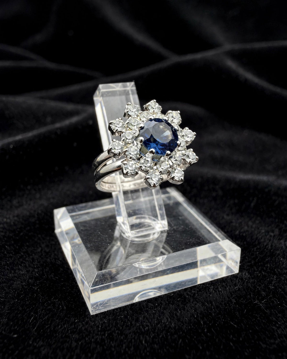 Anel Zircónia Safira Azul Royal Banho Ródio Rommanel