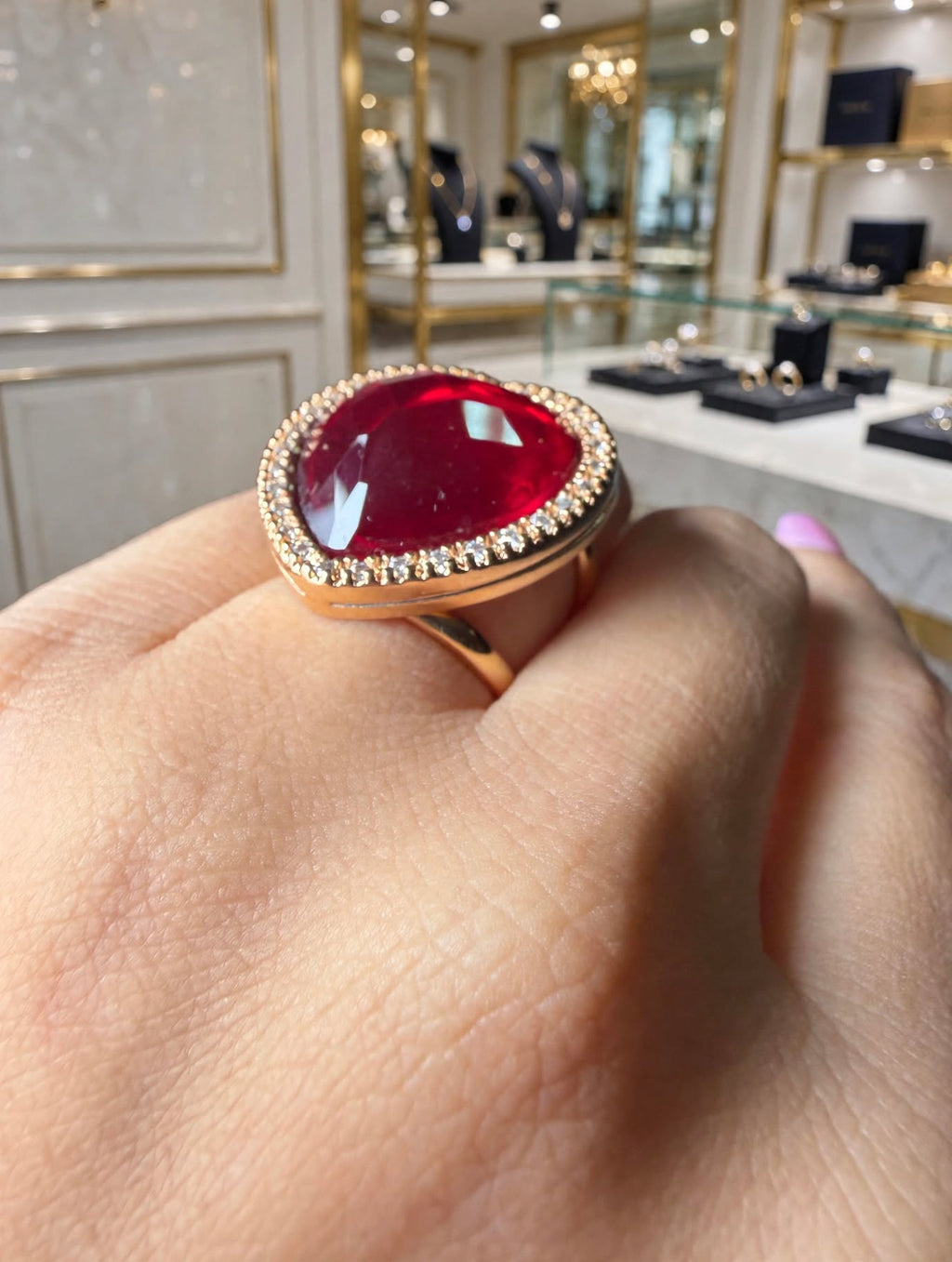 Anel Coração Cristal Vermelho Facetado Zircónias Rommanel