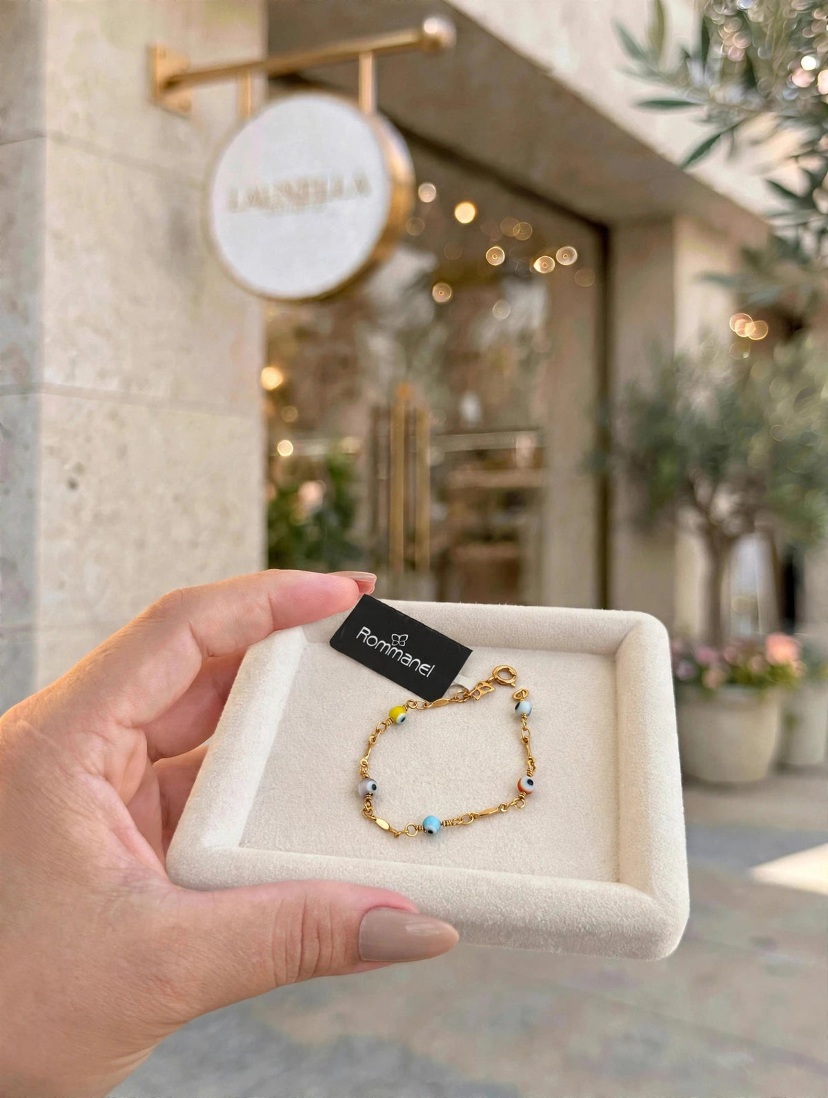 Pulseira Rommanel Olho Grego Colorido - detalhe na bandeja