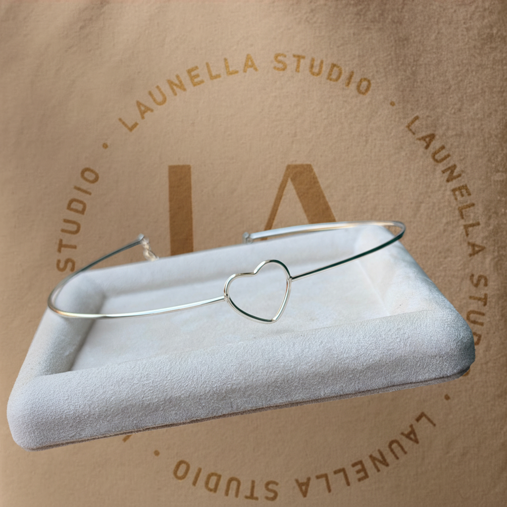 Colar com fundo Launella Studio